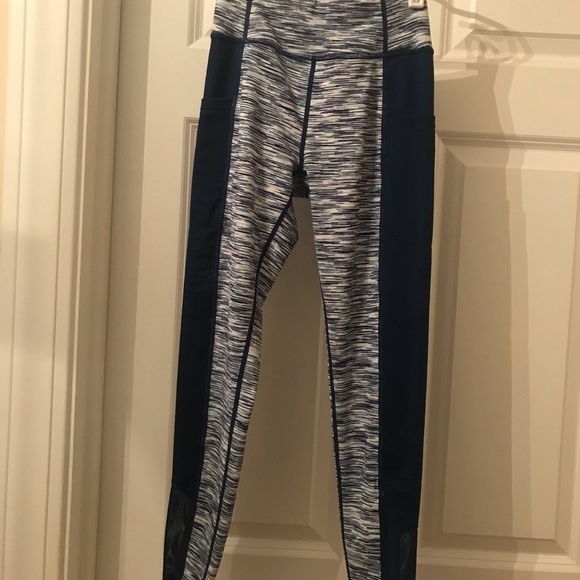 EUC Zella leggings (maybe worn twice)🙄 - Picture 1 of 6